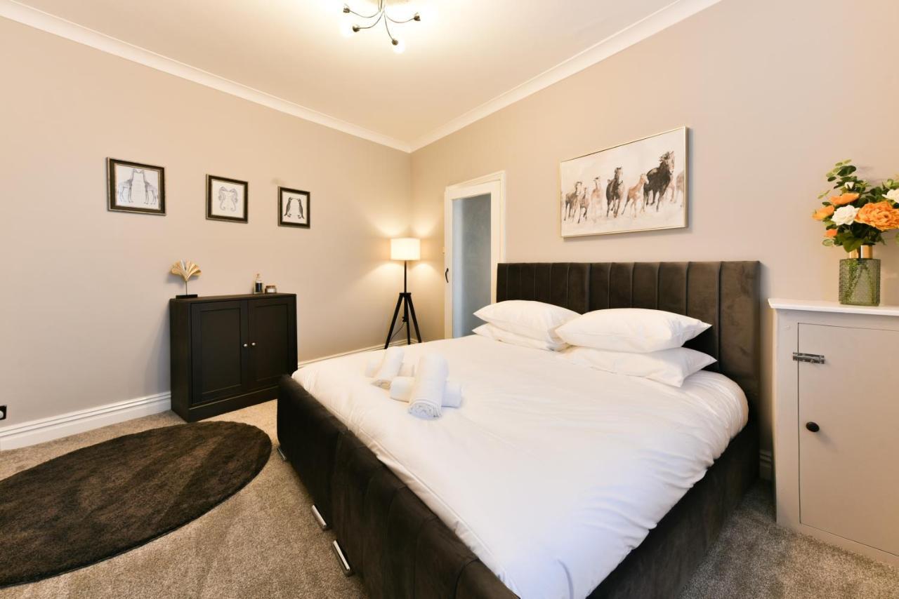 4 Bedroom, 2 Bathroom House - Free Parking Pontefract Exterior foto